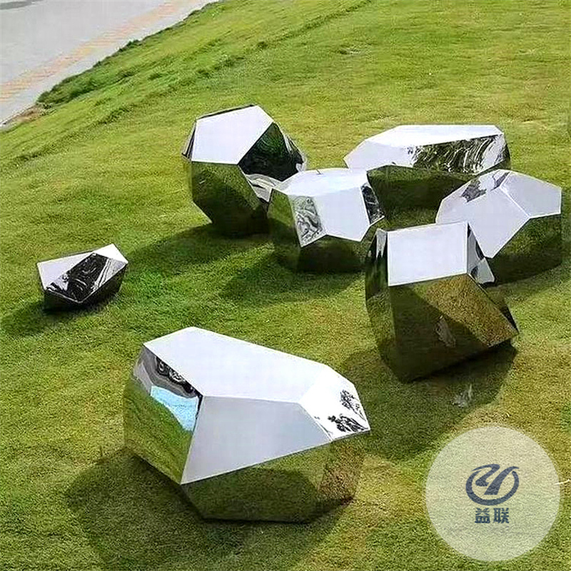 不銹鋼雕塑定制大型幾何梅花鹿鏡面鏤空?qǐng)A球景觀校園廣場(chǎng)戶外金屬