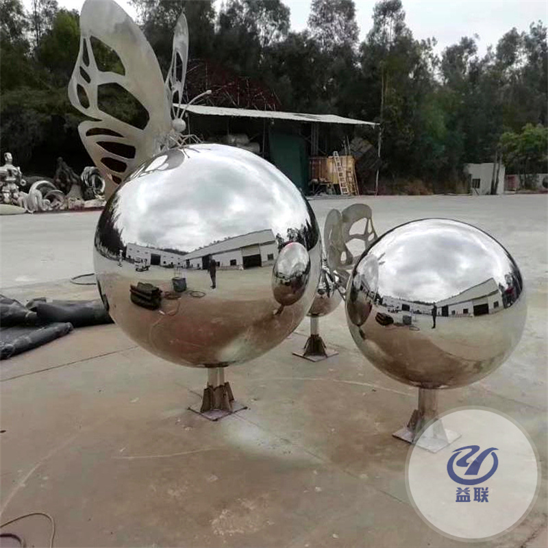 不銹鋼鏤空發(fā)光鹿雕塑定制大型戶外金屬鏡面梅花鹿仿真小鹿擺件