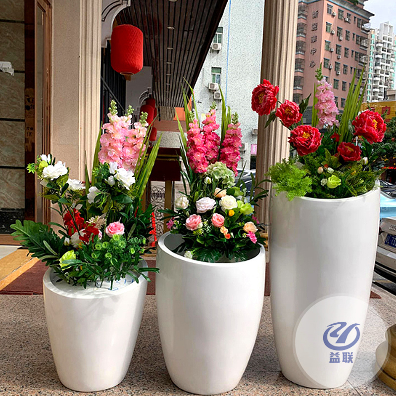 玻璃鋼市政公路白色花盆雕塑 戶(hù)外園林綠化種植防腐膠衣花槽花箱